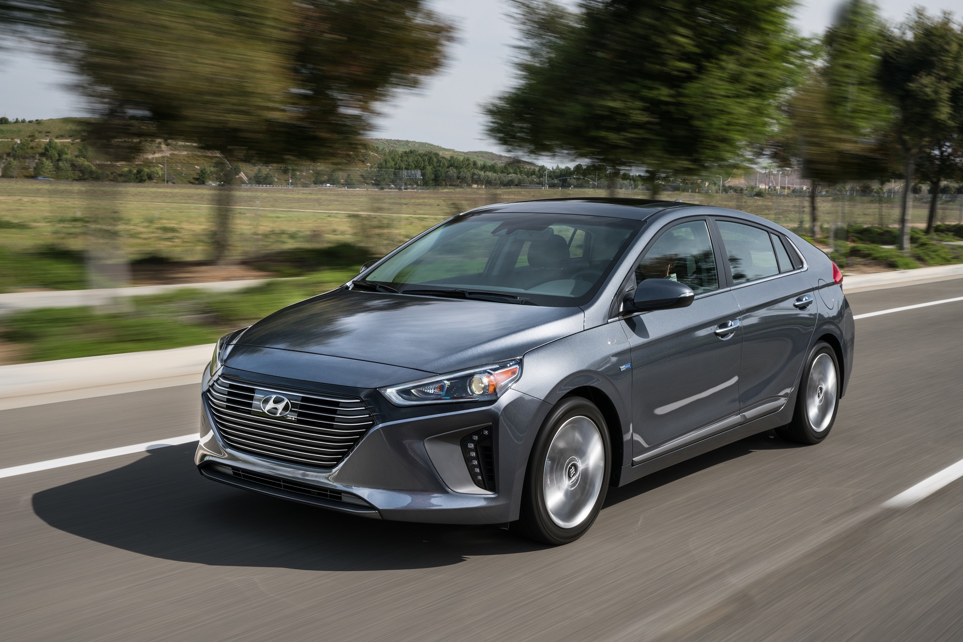 2017 Hyundai Ioniq Hybrid: first drive review