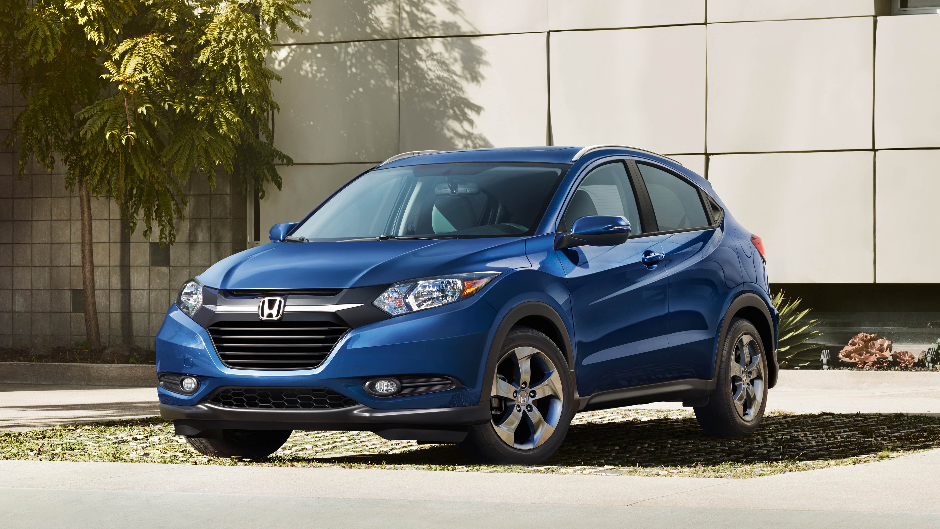 What's the difference between the 2016 and 2017 HR-V? - Dow Honda