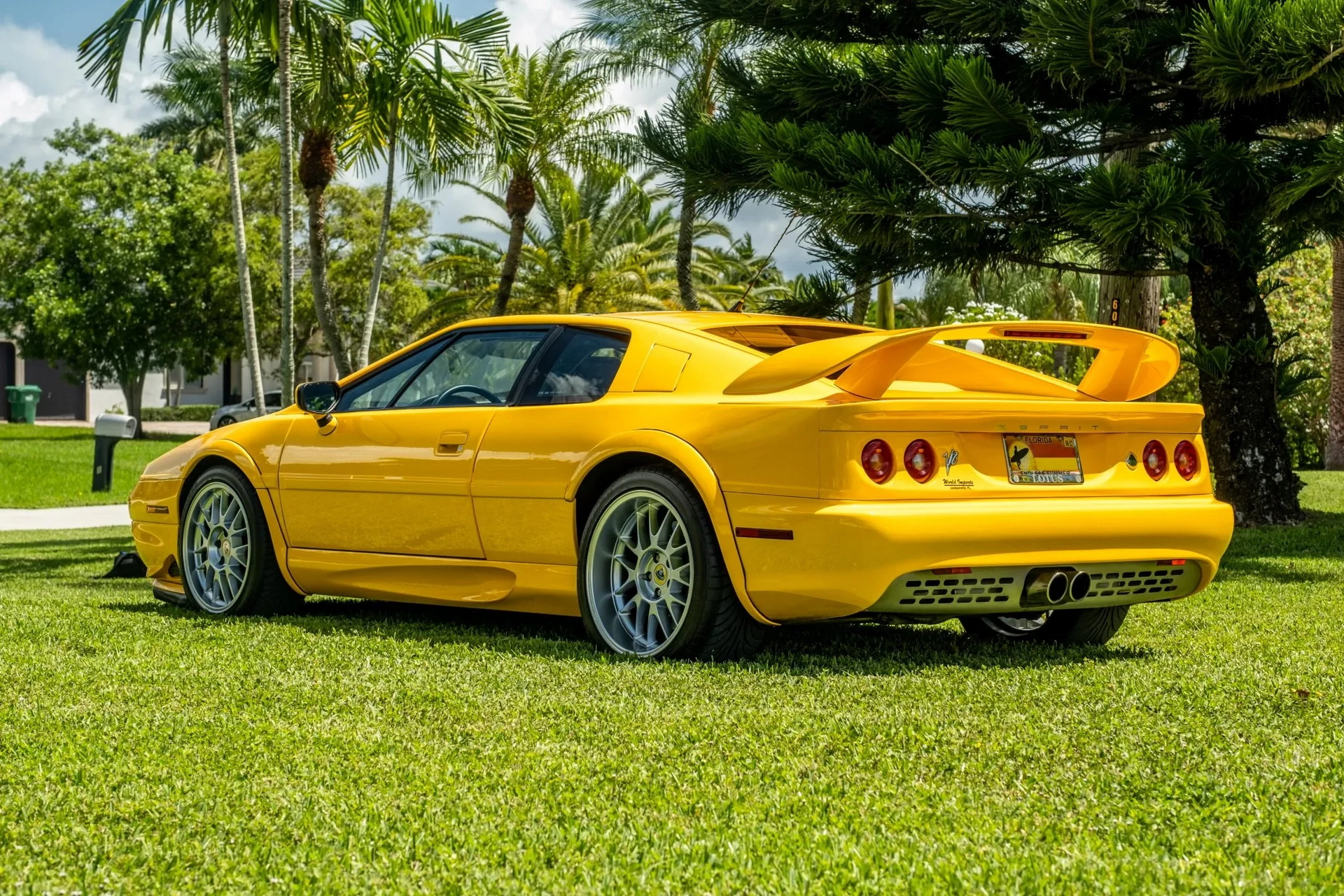 2003 Lotus Esprit V8 Last Edition Sells For Double The Price Of A Brand New  Emira | Carscoops