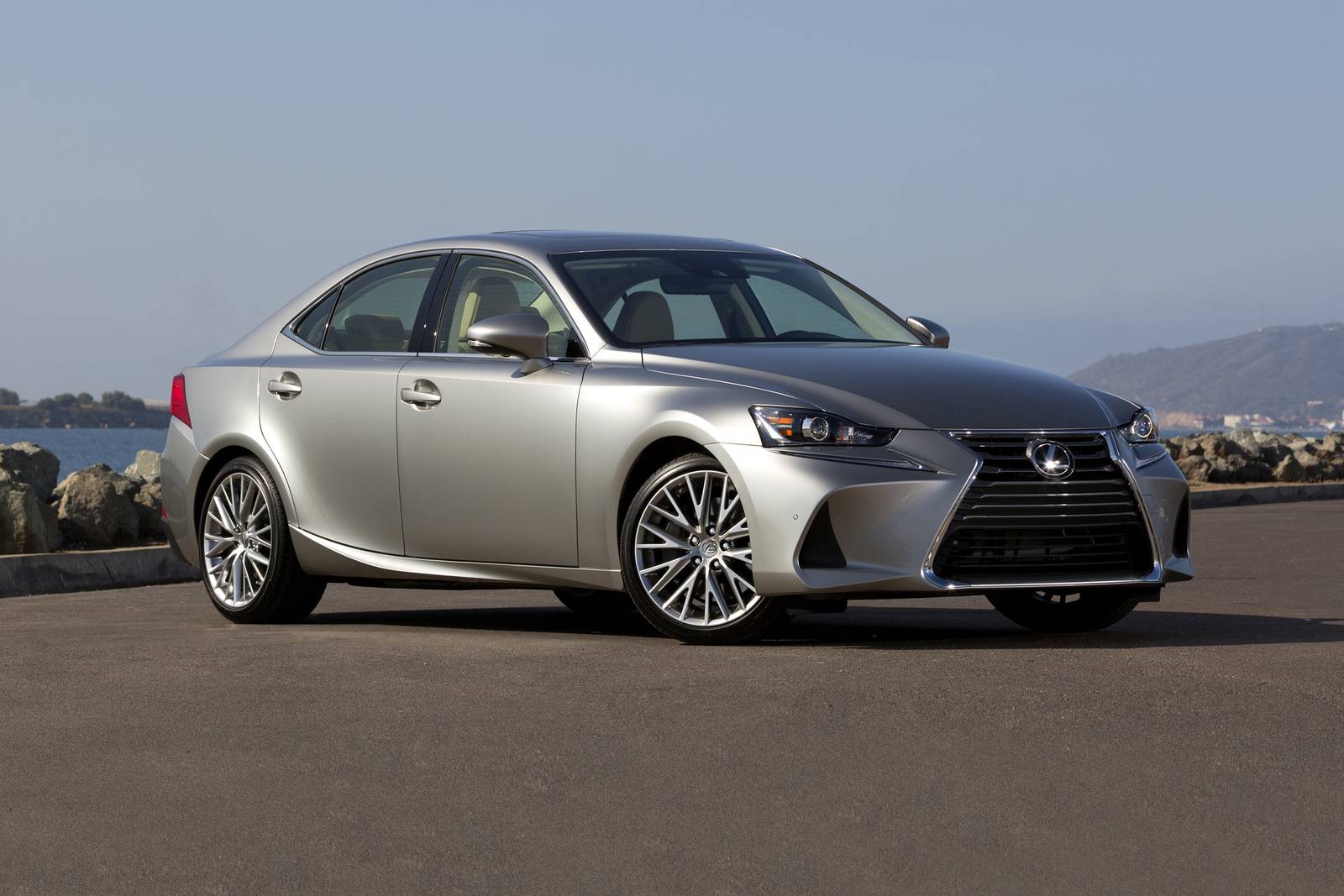 2019 Lexus IS 300 Review & Ratings | Edmunds