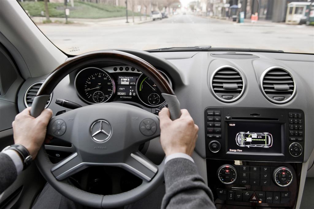 2010 Mercedes-Benz M Class Image. Photo 4 of 155