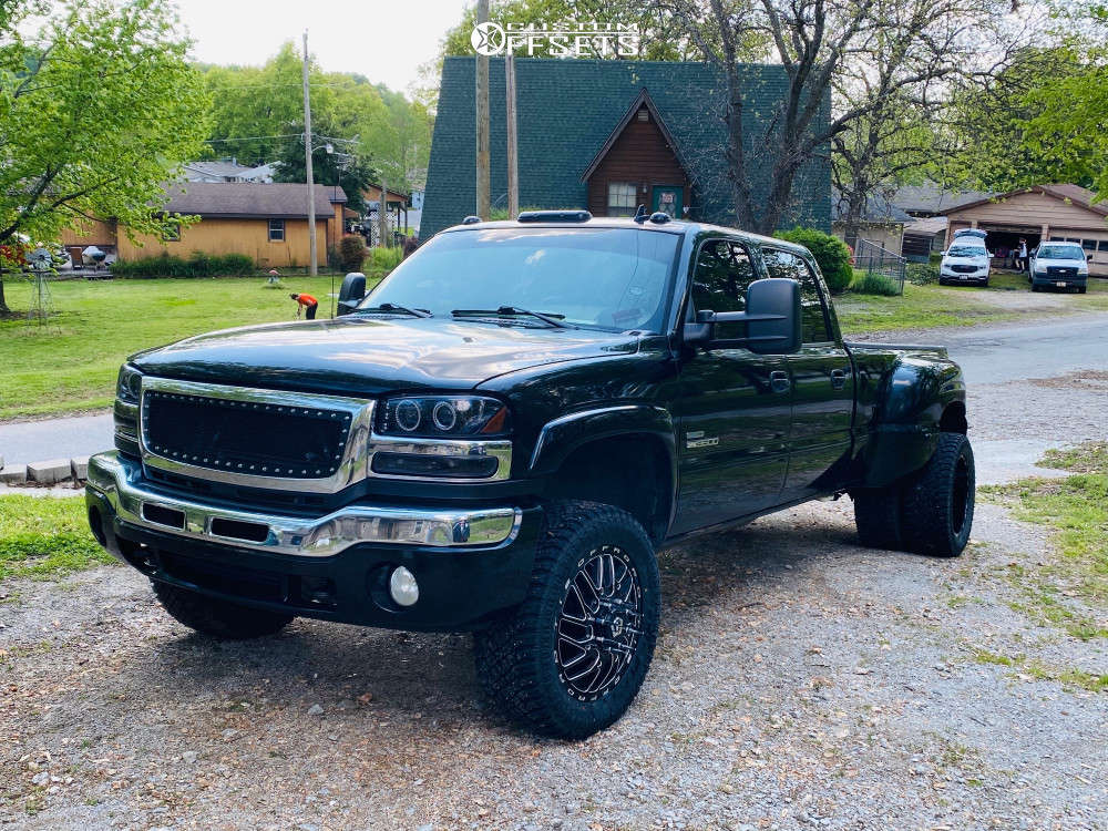 2006 GMC Sierra 3500 with 20x8.25 -198 TIS 544BM and 33/12.5R20 Atturo  Trail Blade Xt and Leveling Kit | Custom Offsets