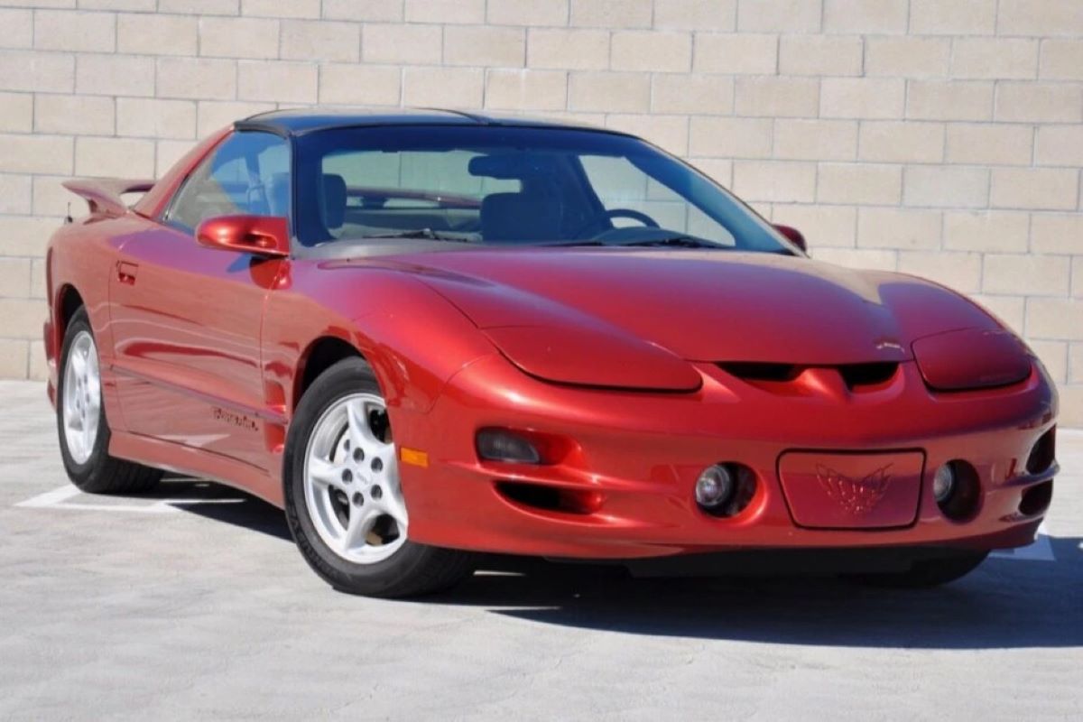 1 Reason Why the 1998 Pontiac Firebird Trans Am Should Be on Your Radar