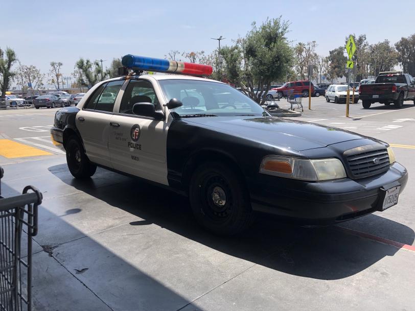 File:2001 Ford Crown Victoria PI - LAPD, Panorama Mall Footbeat  (Front-Right).jpg - Wikimedia Commons