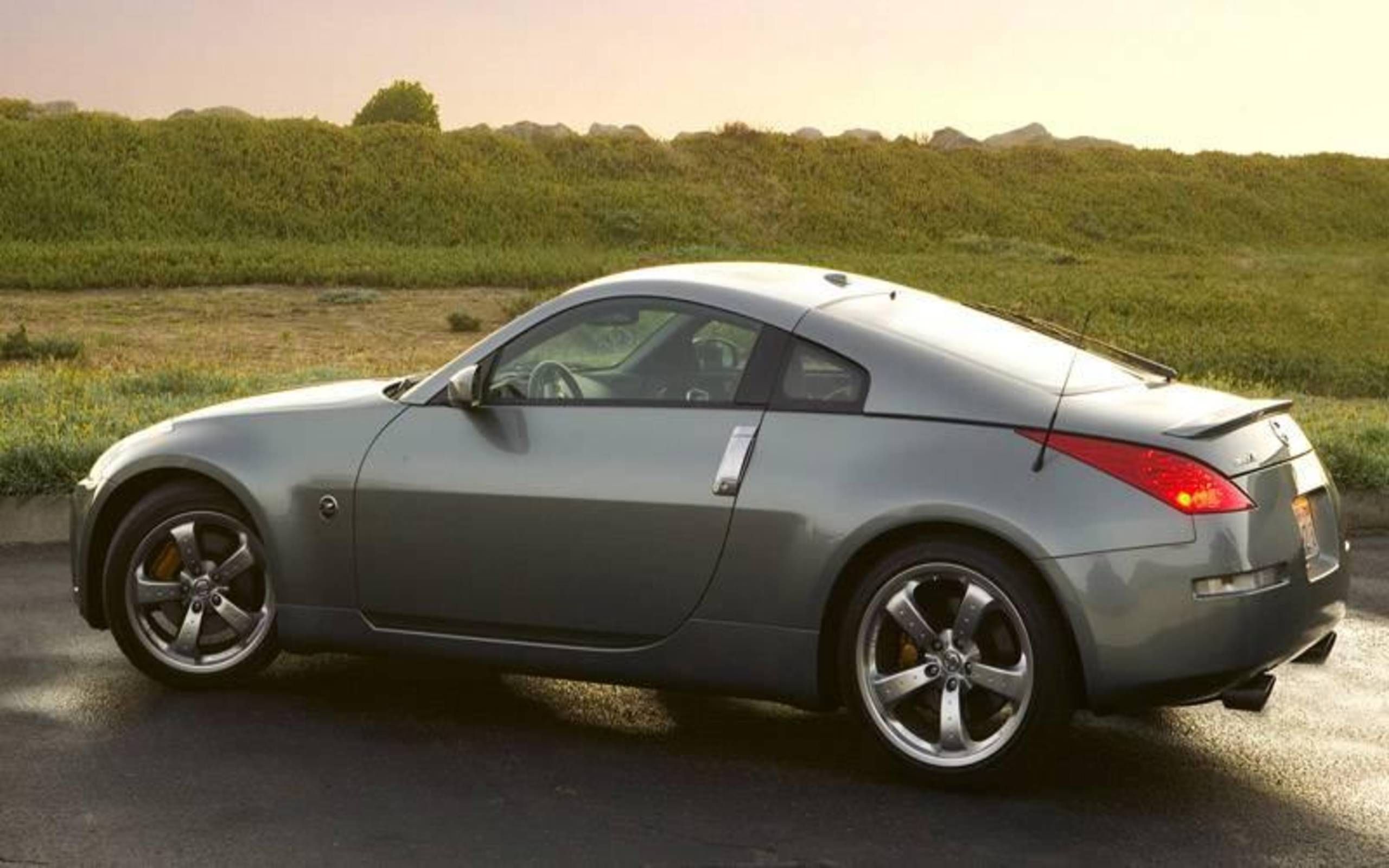 2007 Nissan 350Z: Extensive upgrades for 2007 mean only minor improvements,  but Z is still the last letter in affordable sports cars
