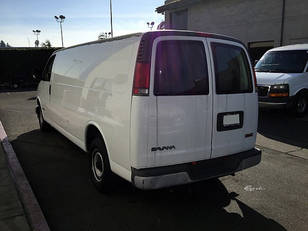 2002 GMC SAVANA 2500 | Cars & Vehicles Vans & Mini-Vans | Online Auctions |  Proxibid