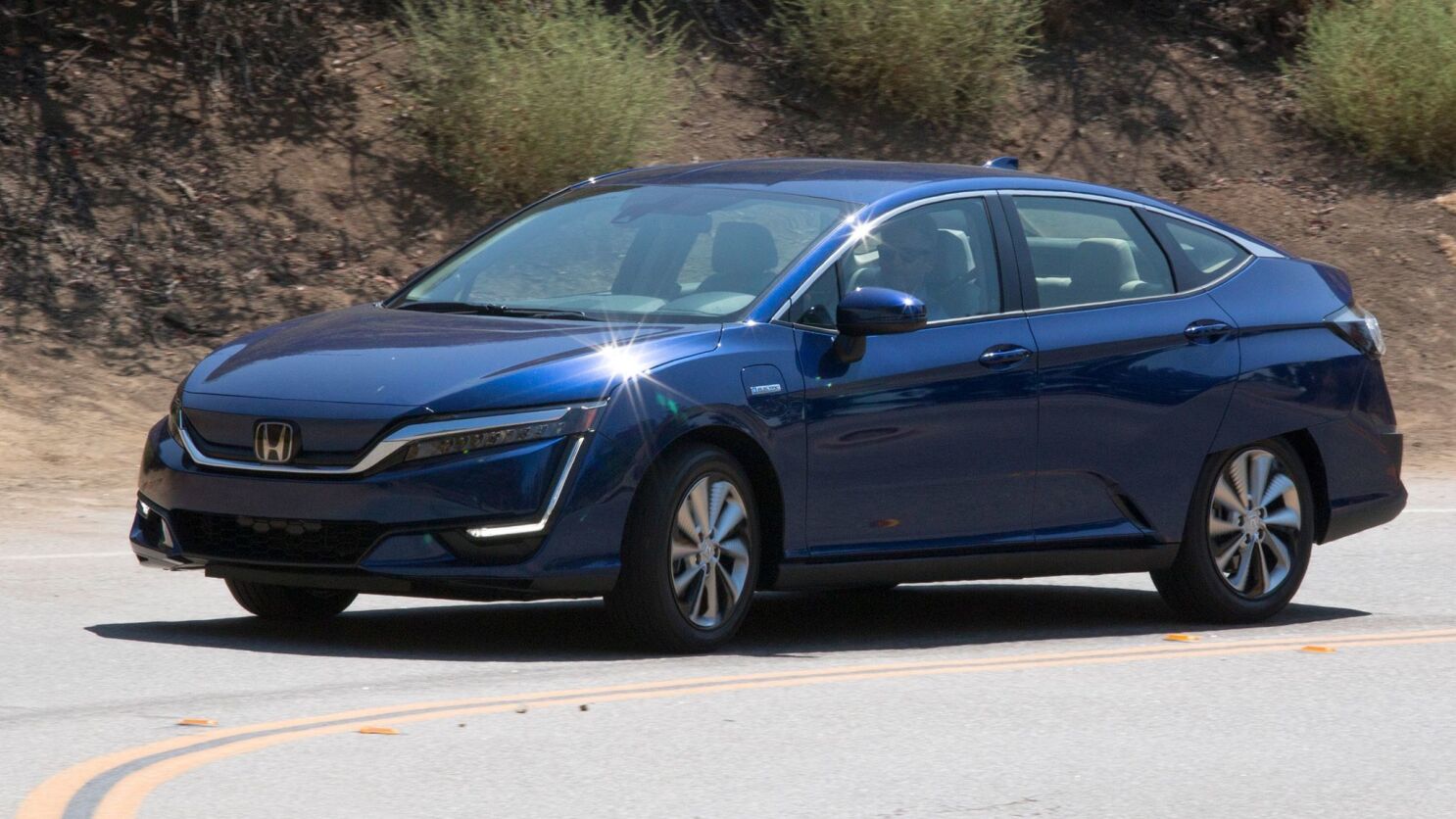 Honda Clarity Electric: A plug-in BEV with mid-size sedan style - Los  Angeles Times