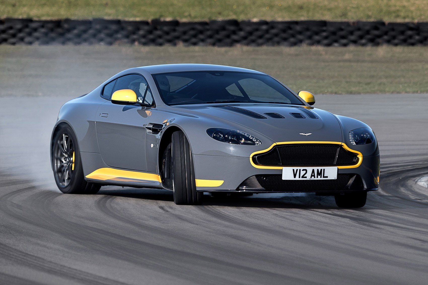 New seven-speed manual option for Aston Martin's V12 Vantage S | CAR  Magazine