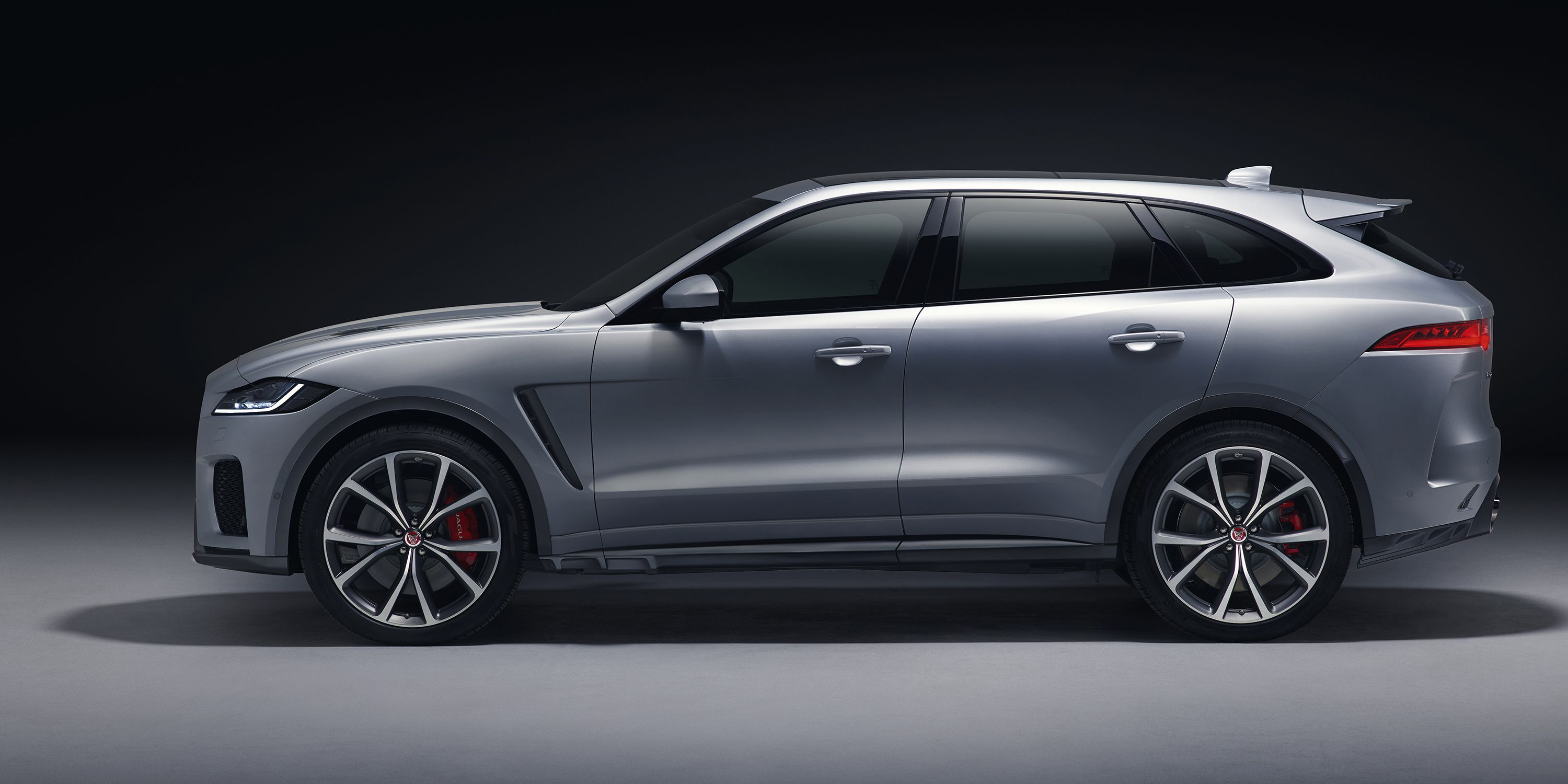 The 2019 Jaguar F-Pace SVR Is 550-HP of Supercharged English Absurdity