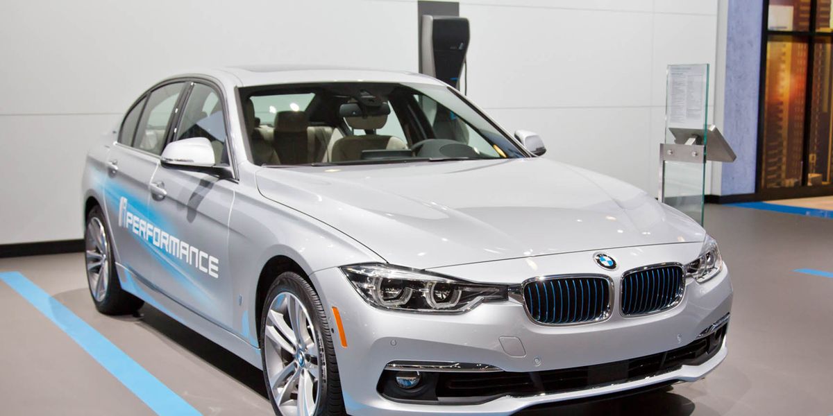 2017 BMW 330e iPerformance: The 3-series Plug-in Hybrid Is Here