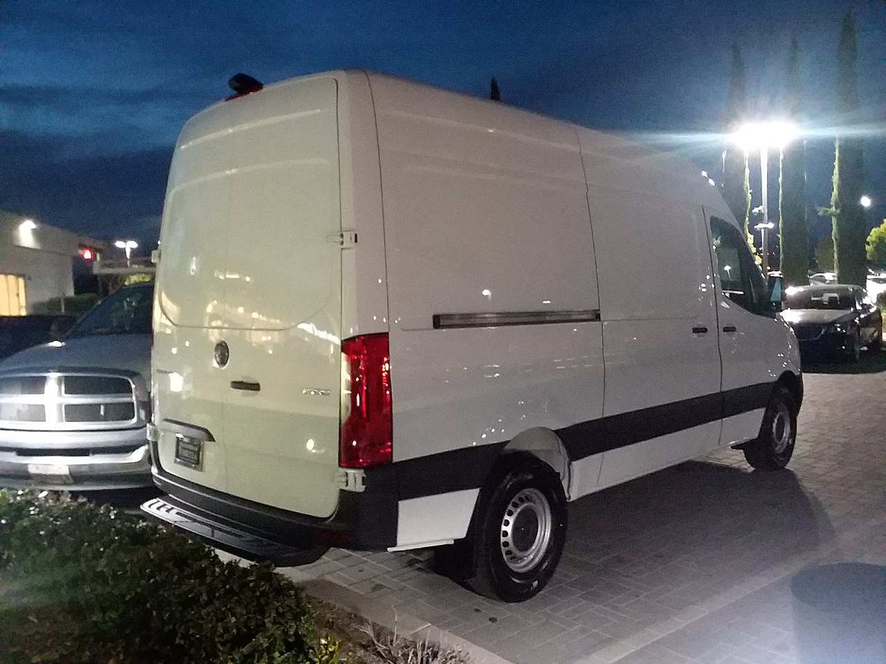 File:Mercedes Benz Sprinter 2500 2019 Back View 02.jpg - Wikimedia Commons