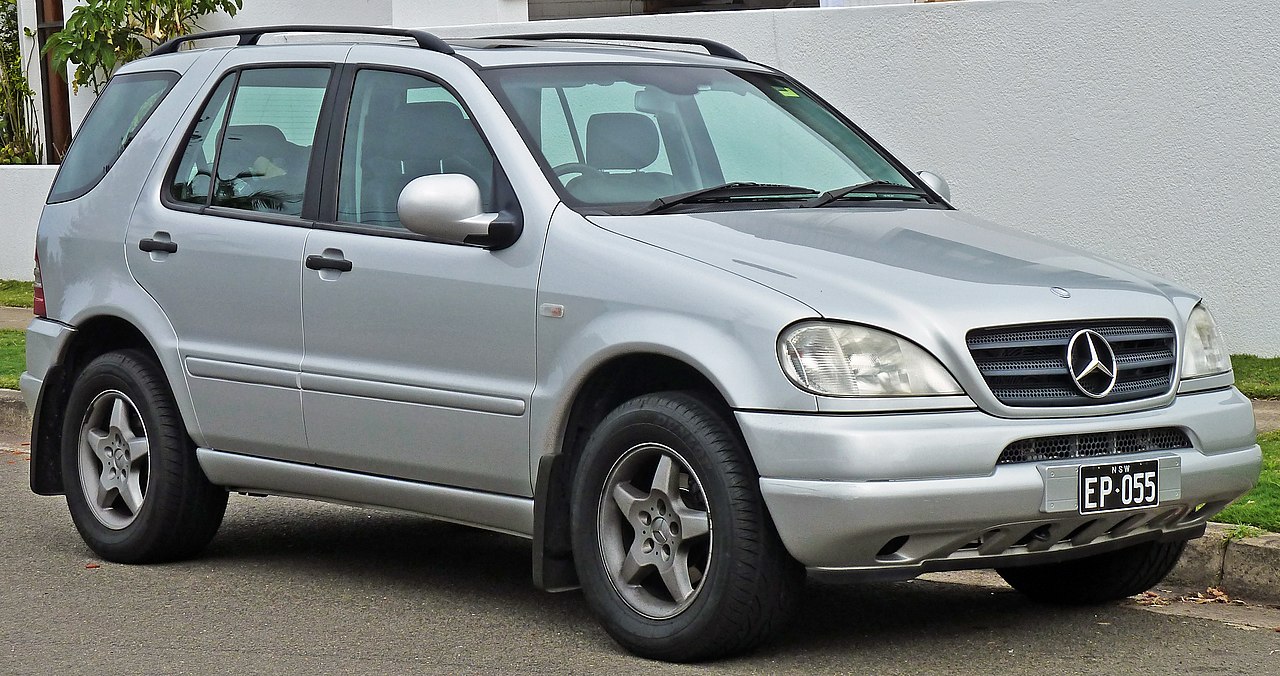 File:2000 Mercedes-Benz ML 320 (W 163 MY00) wagon (2010-09-23) 01.jpg -  Wikimedia Commons