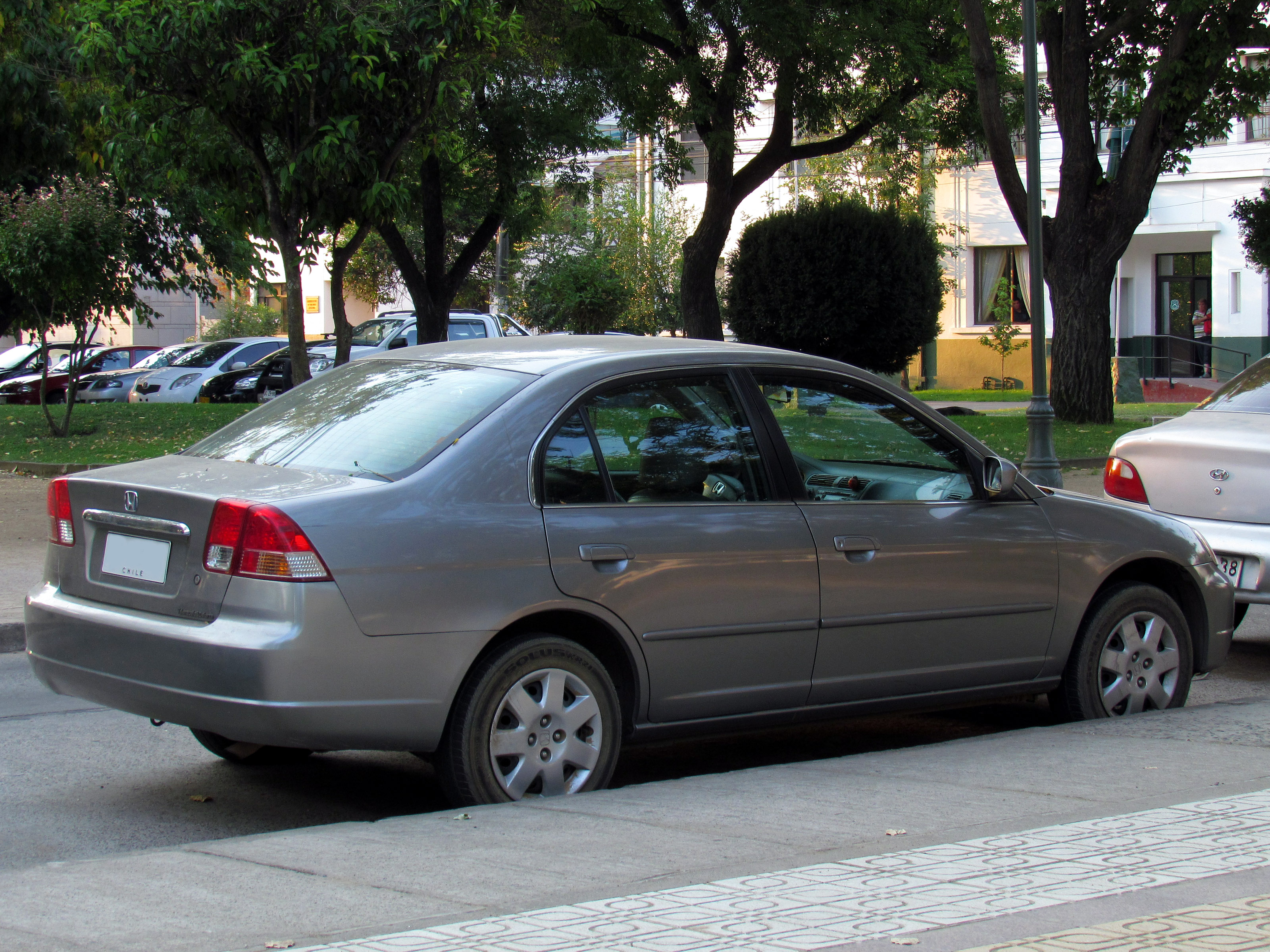 File:Honda Civic 1.7 LX 2004 (16687893702).jpg - Wikimedia Commons