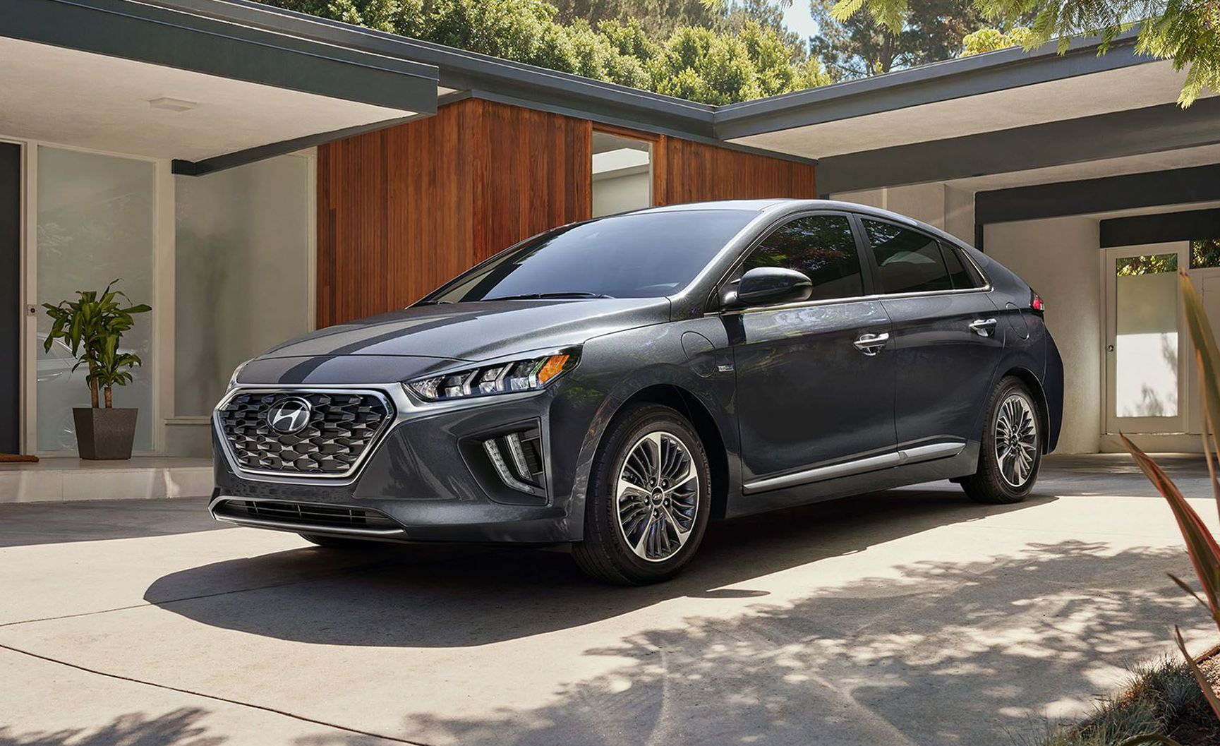 2020 Hyundai Ioniq Review, Pricing, and Specs