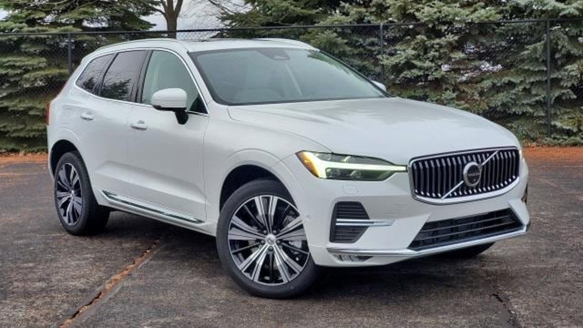 How Specialized Is the 2022 Volvo XC60 B6 AWD?