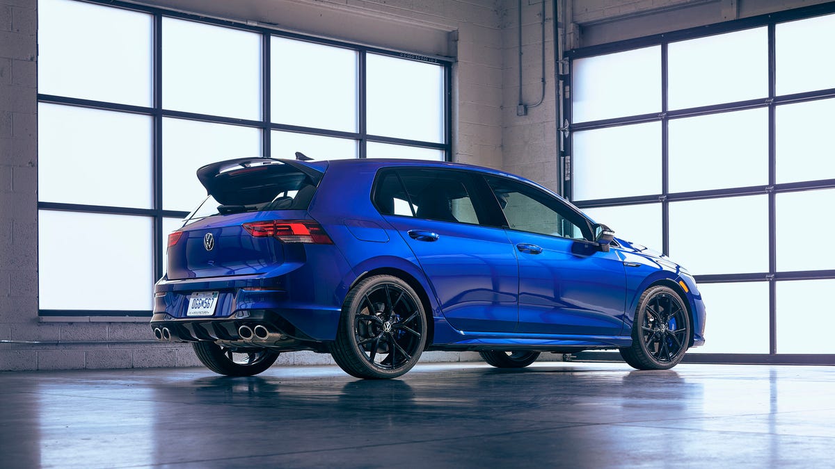 20th Anniversary VW Golf R Has Manual Transmission Option in North America  - CNET