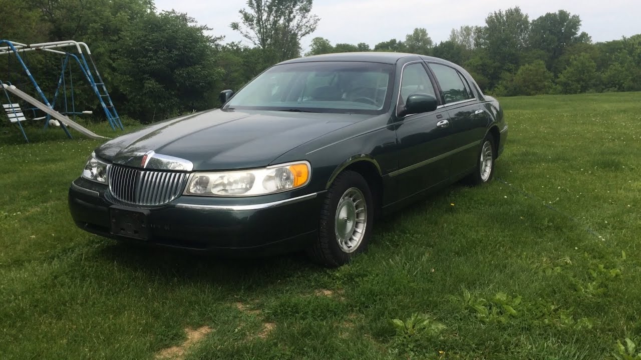 1999 Lincoln Town Car Executive Complete Tour Review and Walkaround -  YouTube