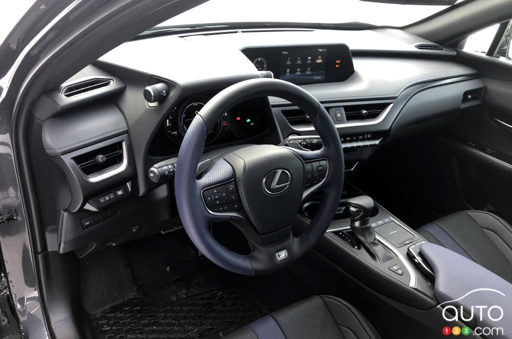 2022 Lexus UX 250h review | Car Reviews | Auto123