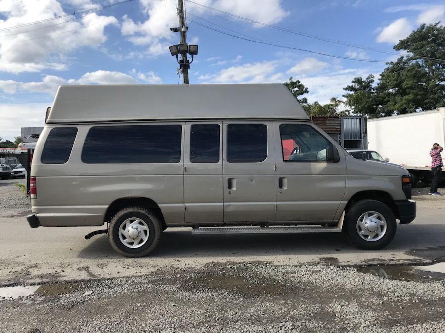 2008 Ford E250 HIGH TOP *EXTENDED* cargo van e 250 e-250 for Sale in  Brooklyn, NY - OfferUp