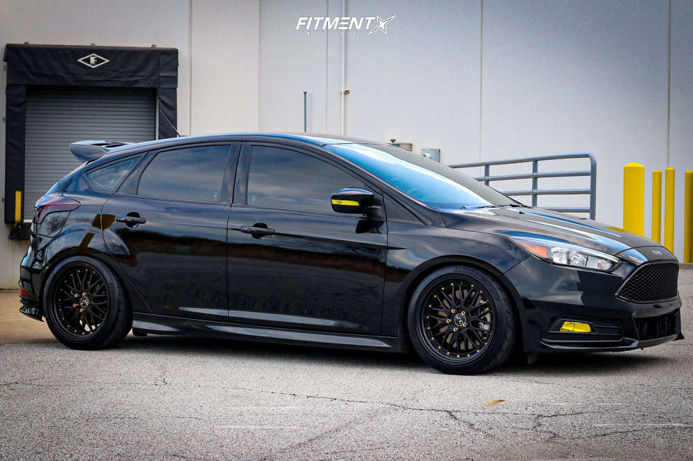 2018 Ford Focus ST with 18x9 JNC JNC005 and Nitto 225x40 on Coilovers |  1268029 | Fitment Industries