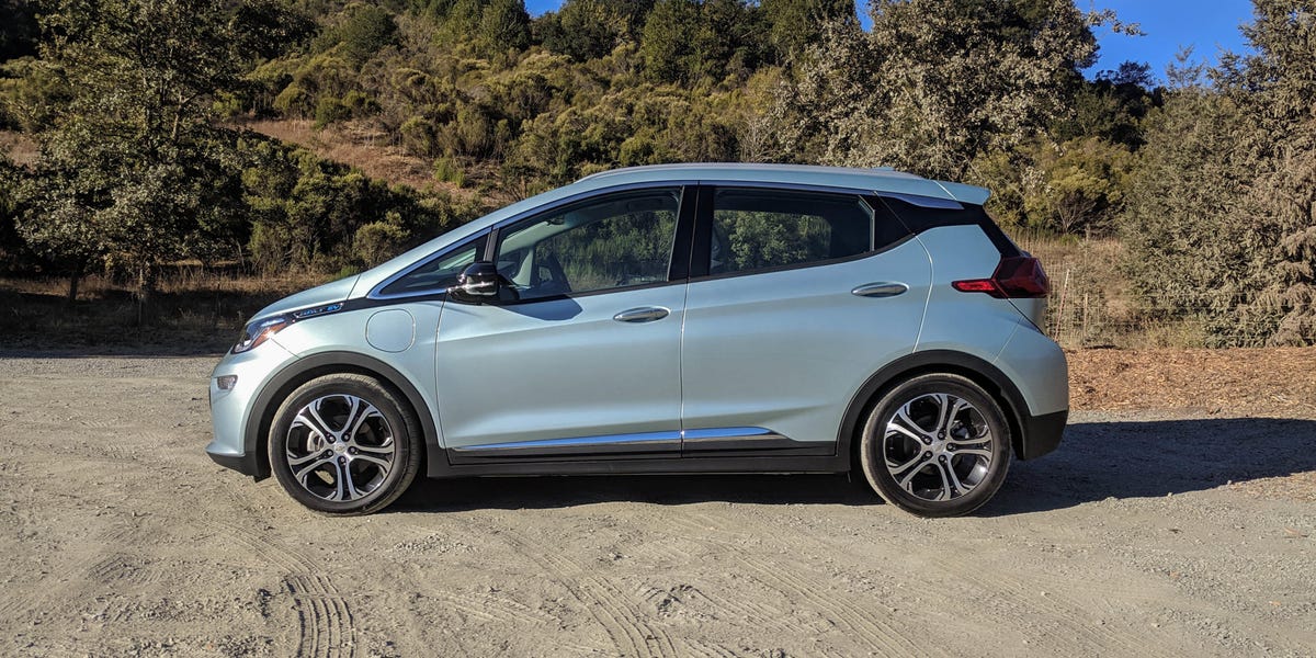 The 2019 Chevrolet Bolt EV is a balance of power and practicality - CNET