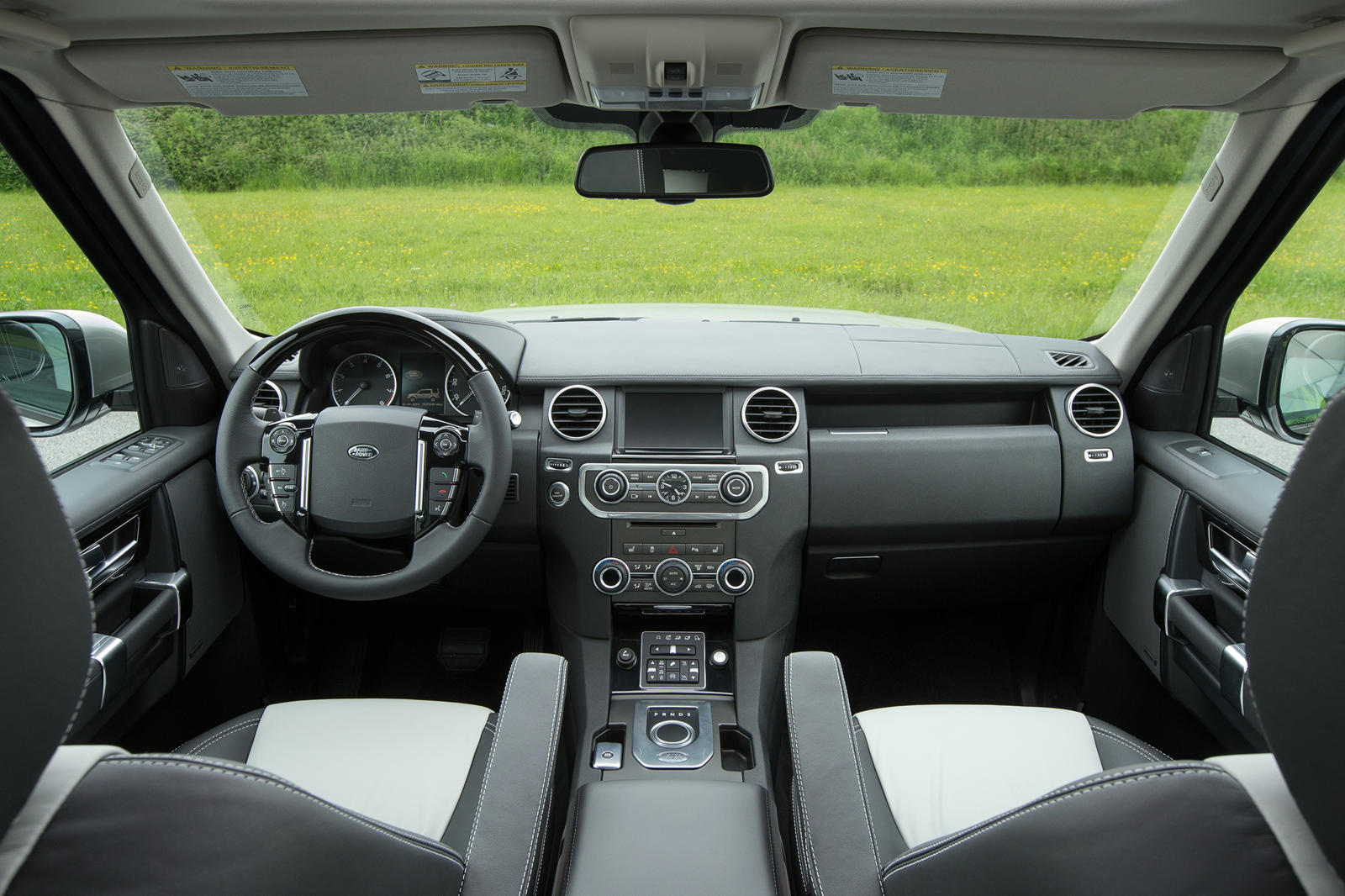 2016 Land Rover LR4 Interior Photos | CarBuzz