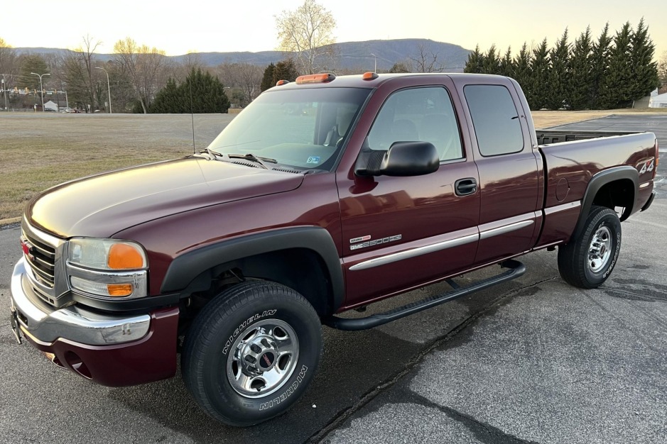 49k-Mile 2003 GMC Sierra 2500HD SLE Extended Cab Duramax 4x4 for sale on  BaT Auctions - sold for $24,750 on February 25, 2023 (Lot #99,432) | Bring  a Trailer