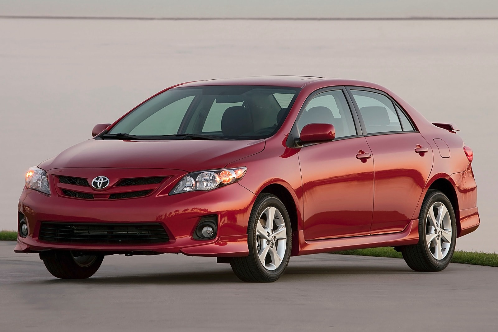 2013 Toyota Corolla Review & Ratings | Edmunds