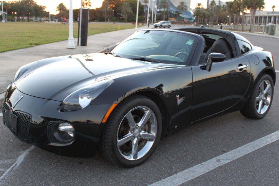 24k-Mile 2009 Pontiac Solstice GXP Coupe 5-Speed for sale on BaT Auctions -  sold for $31,000 on January 18, 2022 (Lot #63,746) | Bring a Trailer