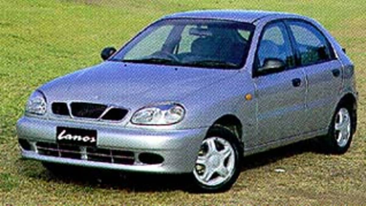 1999 DAEWOO LANOS SE - Drive
