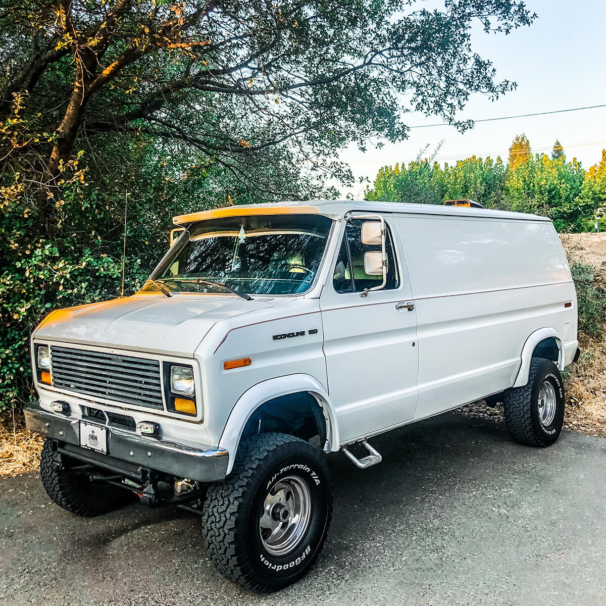 Lifted 1990 Ford E150 Van – Classic Look with a Modern Twist