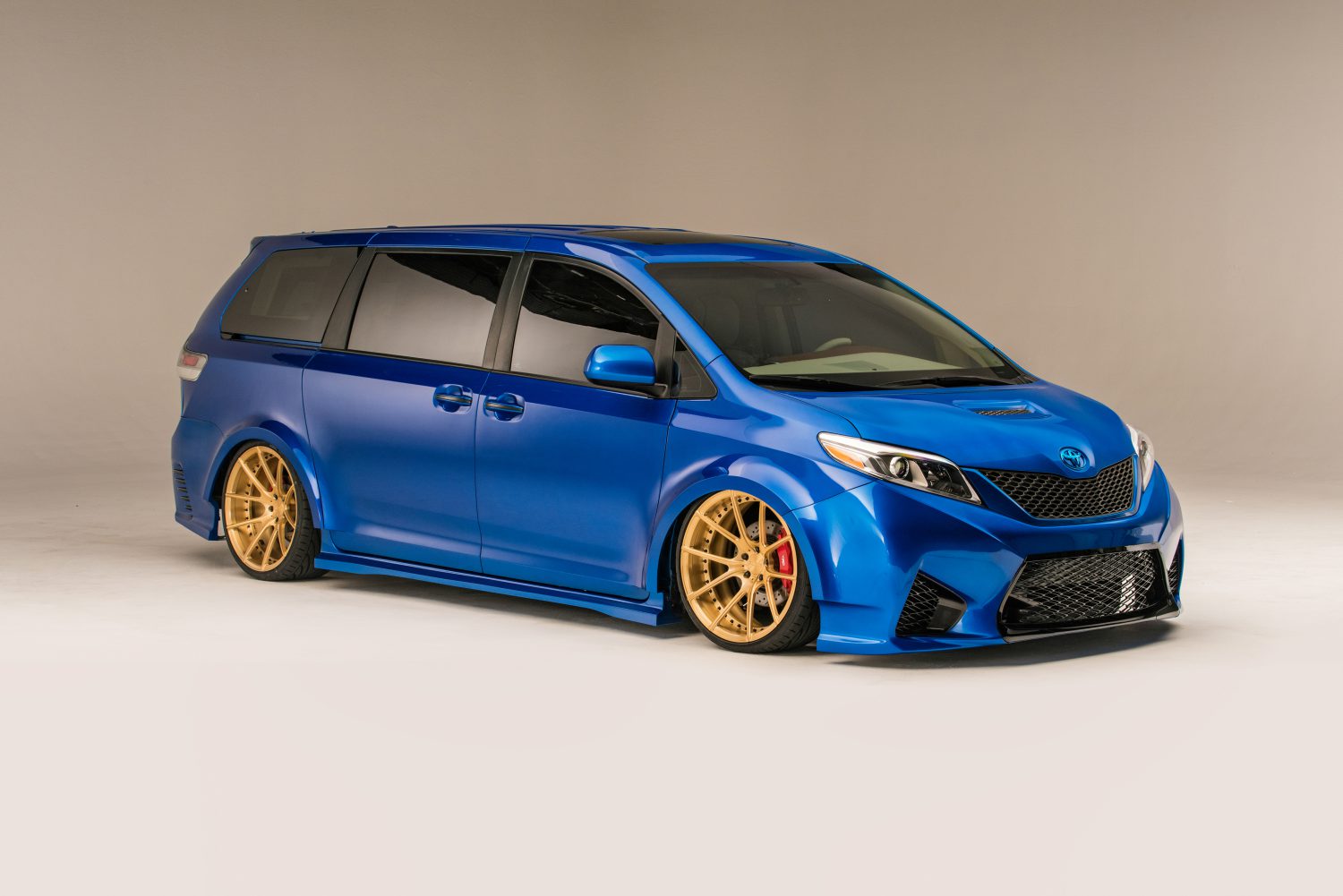Toyota Takes Swagger Wagon to the Max for SEMA with Extreme Sienna - Toyota  USA Newsroom