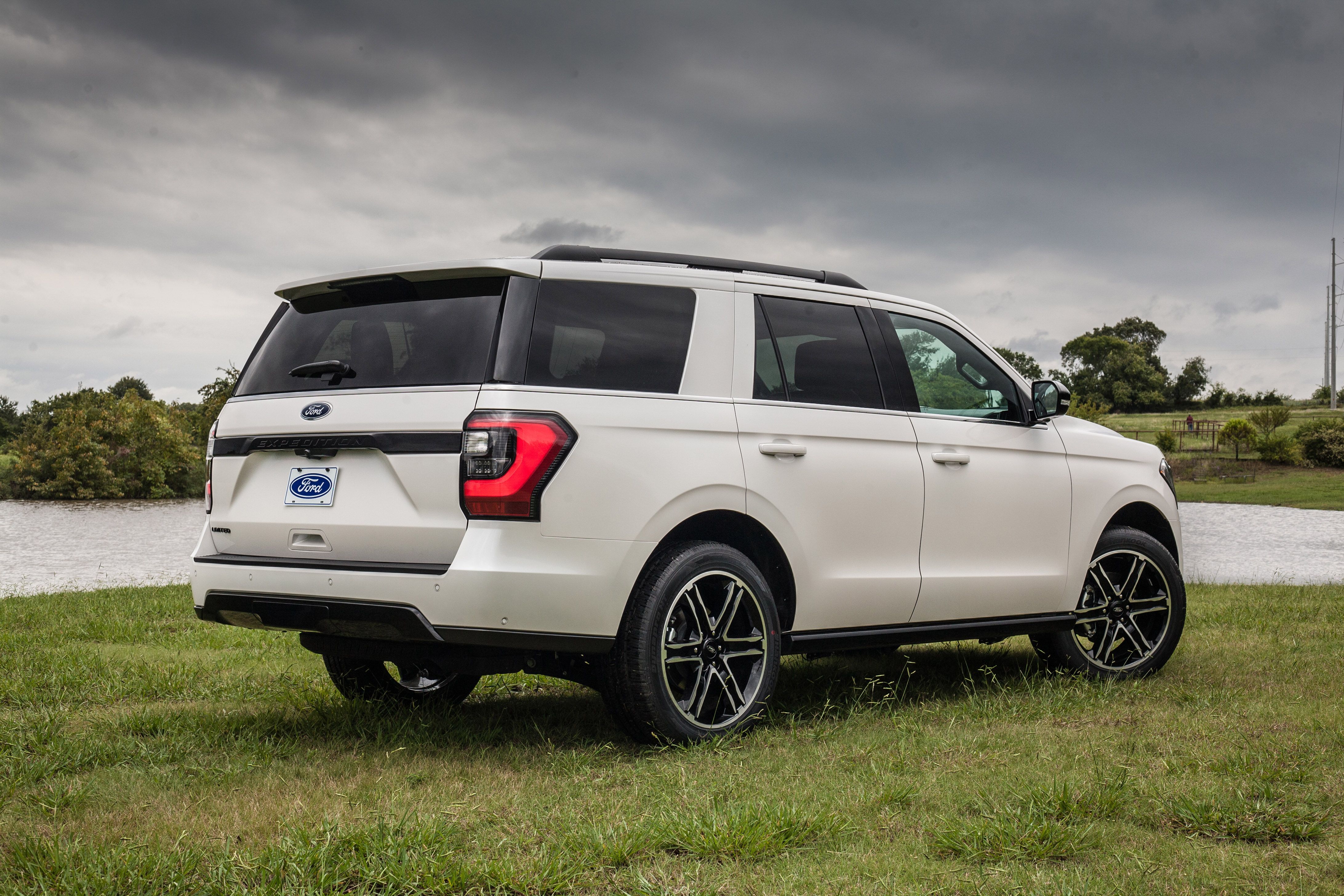 2019 Ford Expedition and Expedition Max Detailed Photos - Full Gallery