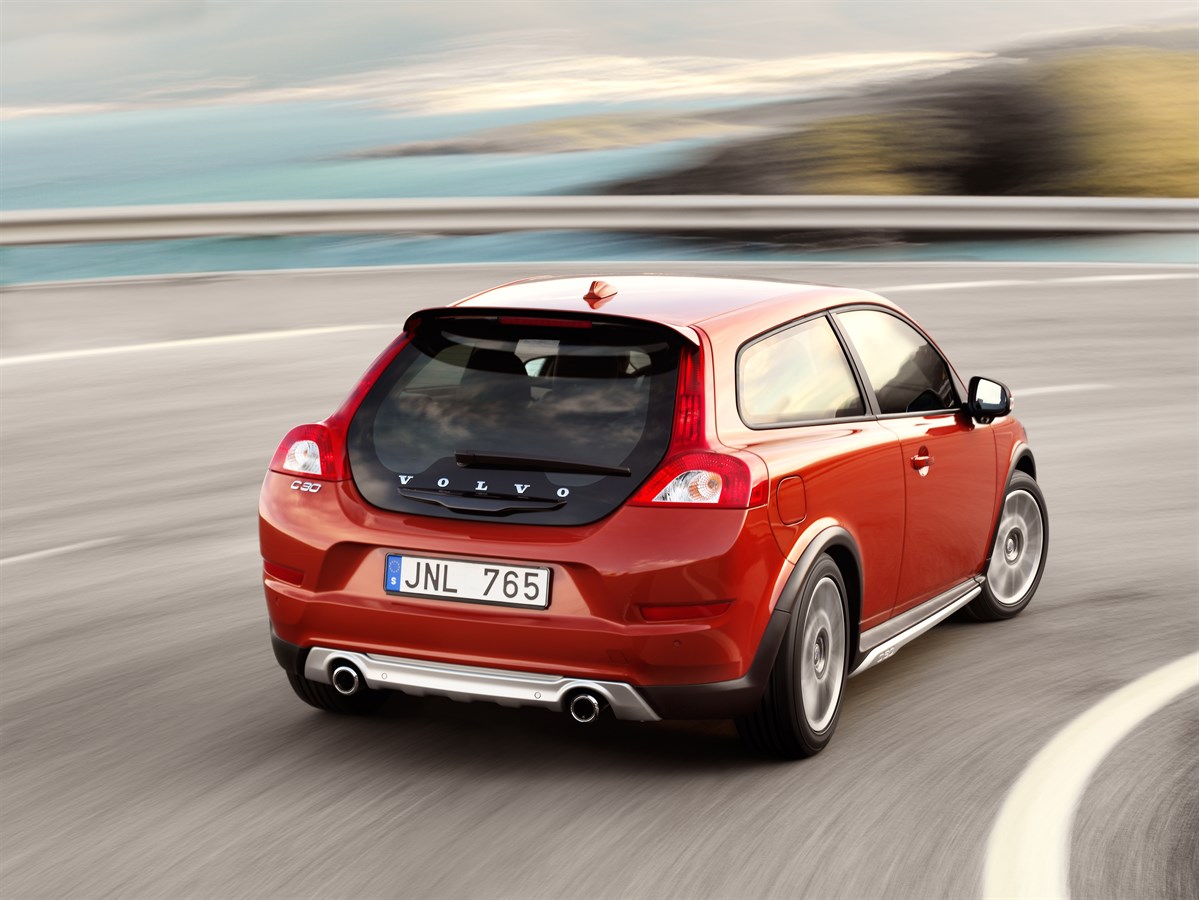 Volvo announces pricing for the new 2011 C30 T5 and C30 T5 R-Design - Volvo  Car USA Newsroom