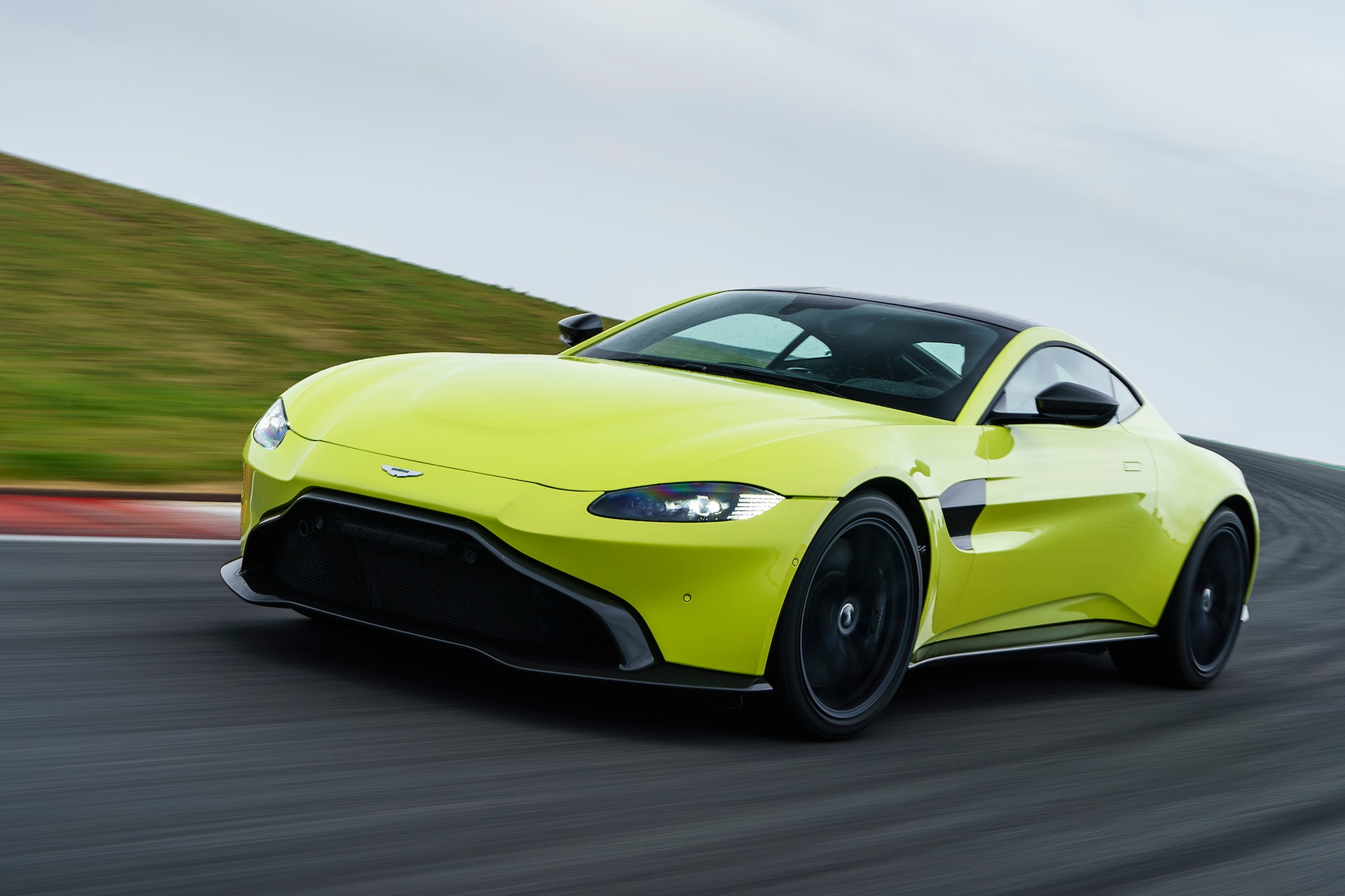 2019 Aston Martin Vantage First Drive: Advantage, Aston
