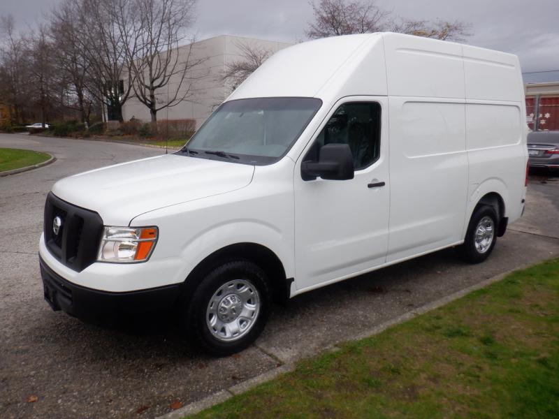 Repo.com | 2013 Nissan NV Cargo 2500 HD S V8 High Roof Cargo Van With Rear  Shelving
