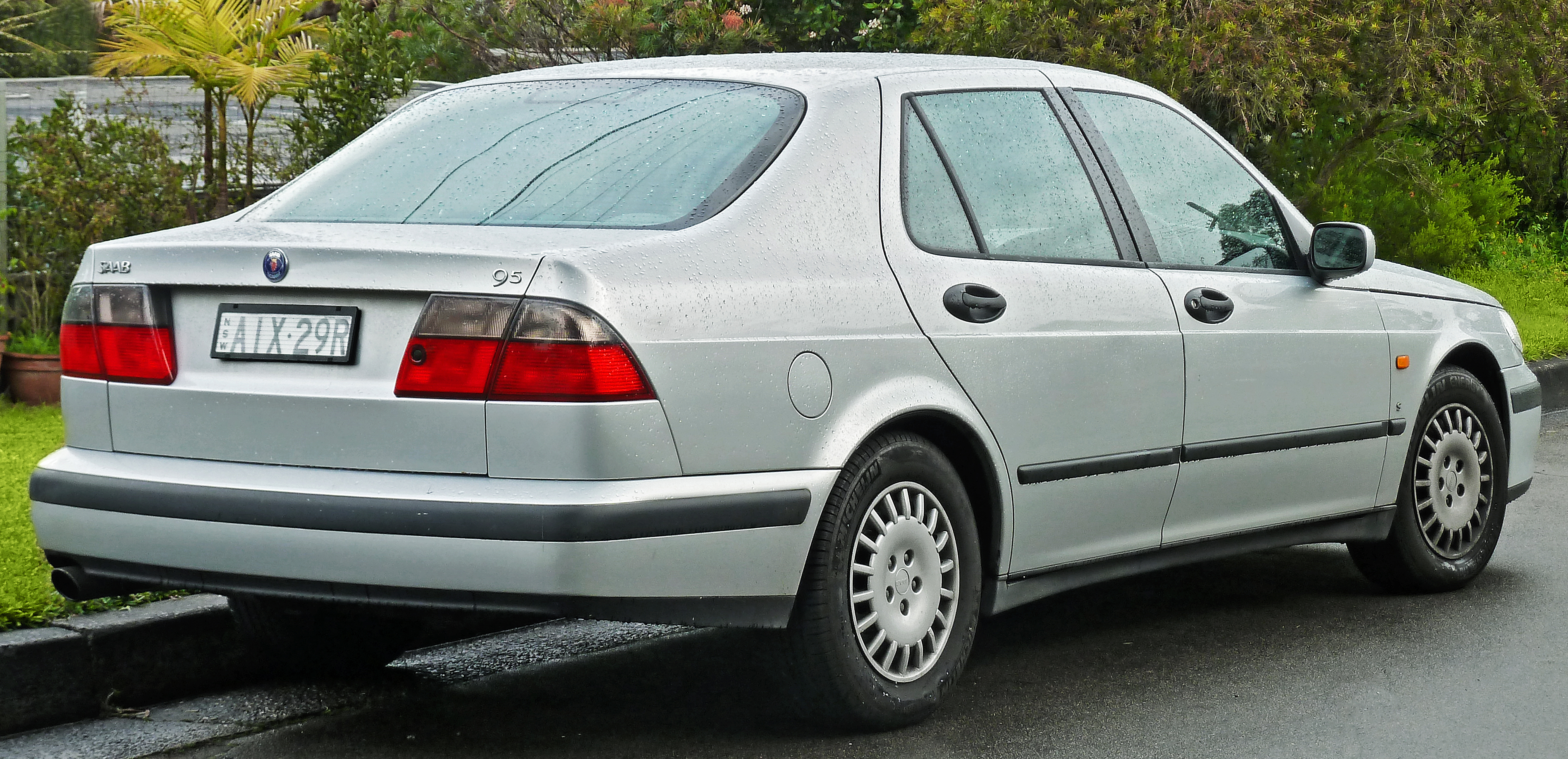 File:1997-2001 Saab 9-5 S sedan (2011-07-17).jpg - Wikimedia Commons