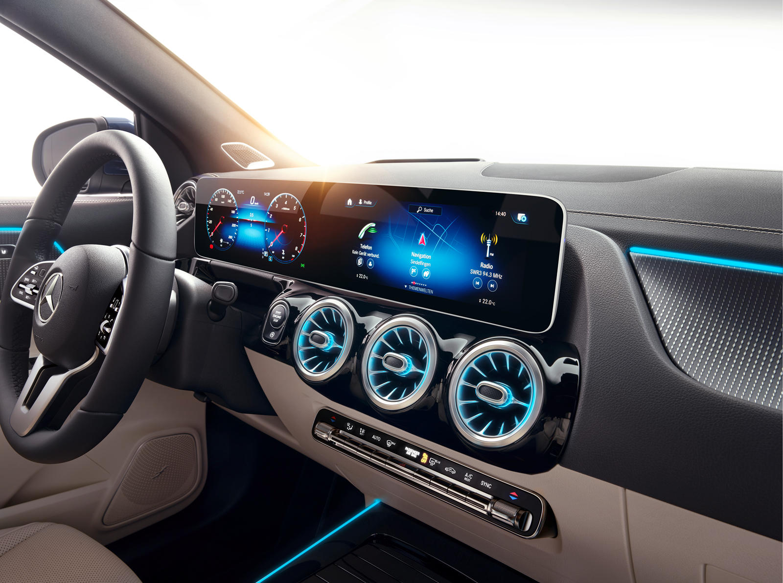 2022 Mercedes-Benz GLA-Class SUV Interior Dimensions: Seating, Cargo Space  & Trunk Size - Photos | CarBuzz