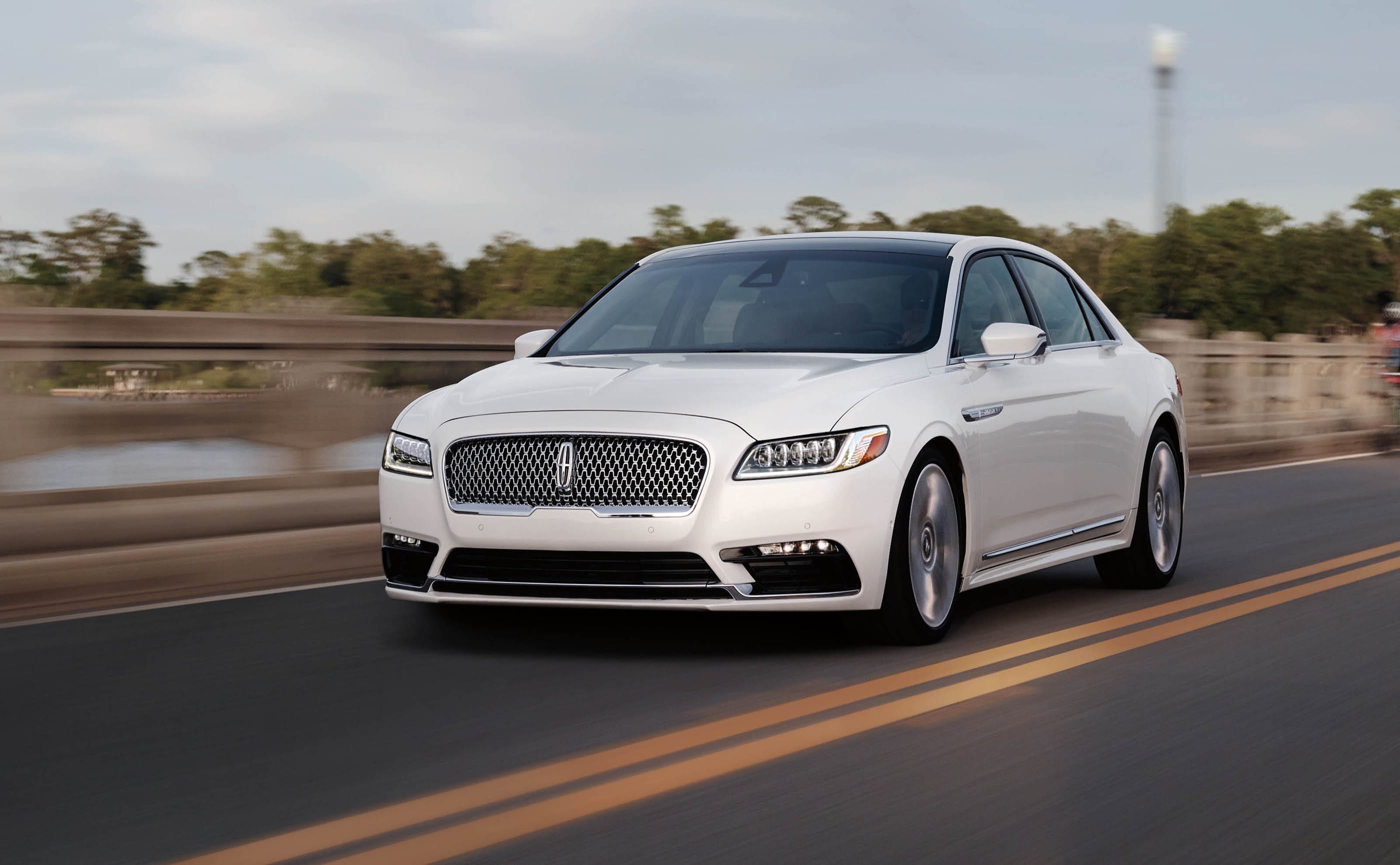Best luxury car? Lincoln Continental challenges Mercedes