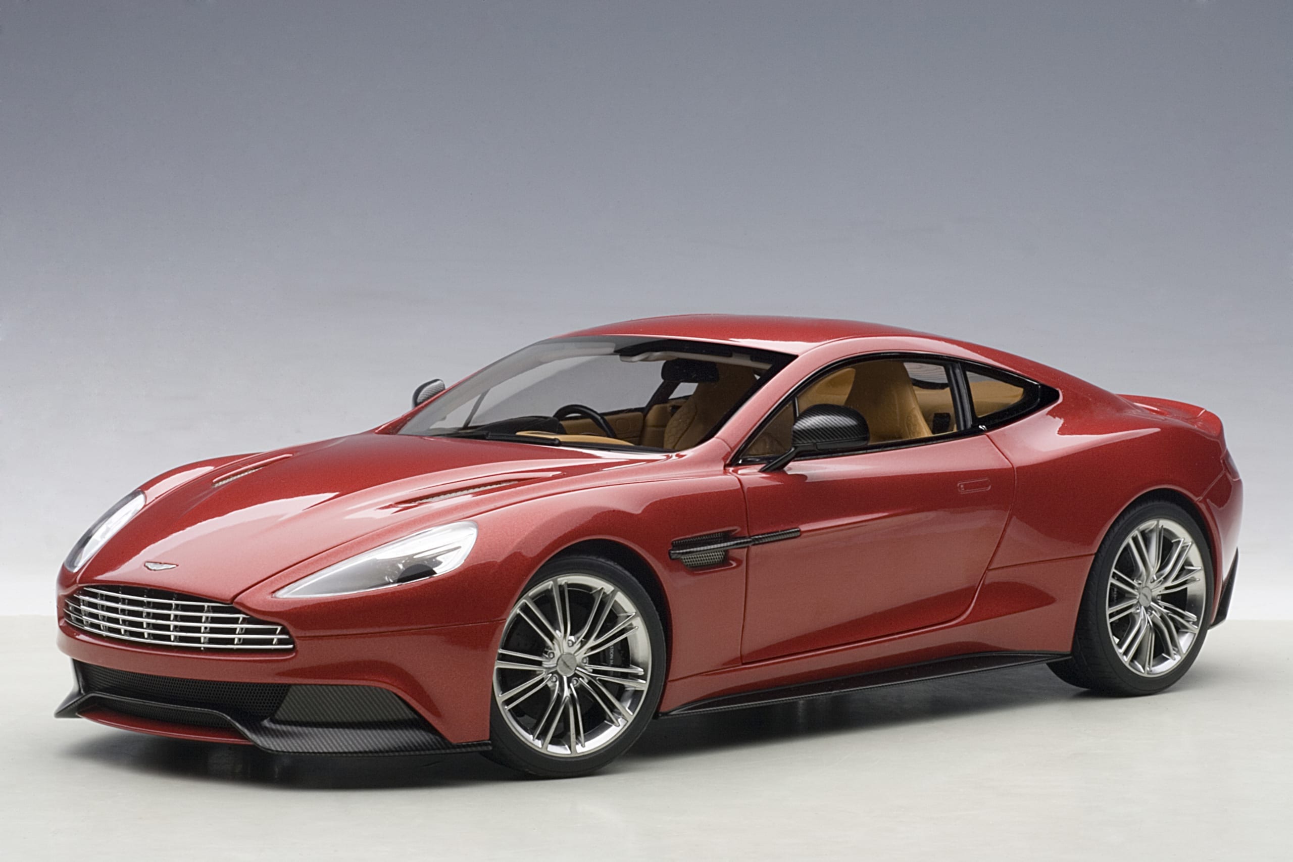 Aston Martin Vanquish 2015 (Volcano Red) | AUTOart