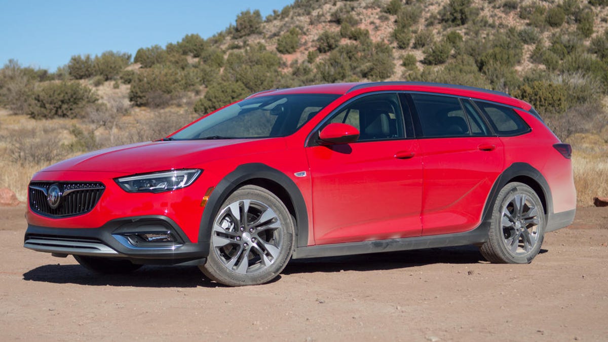 2018 Buick Regal TourX Review: A wagon on the verge of crossing over - CNET