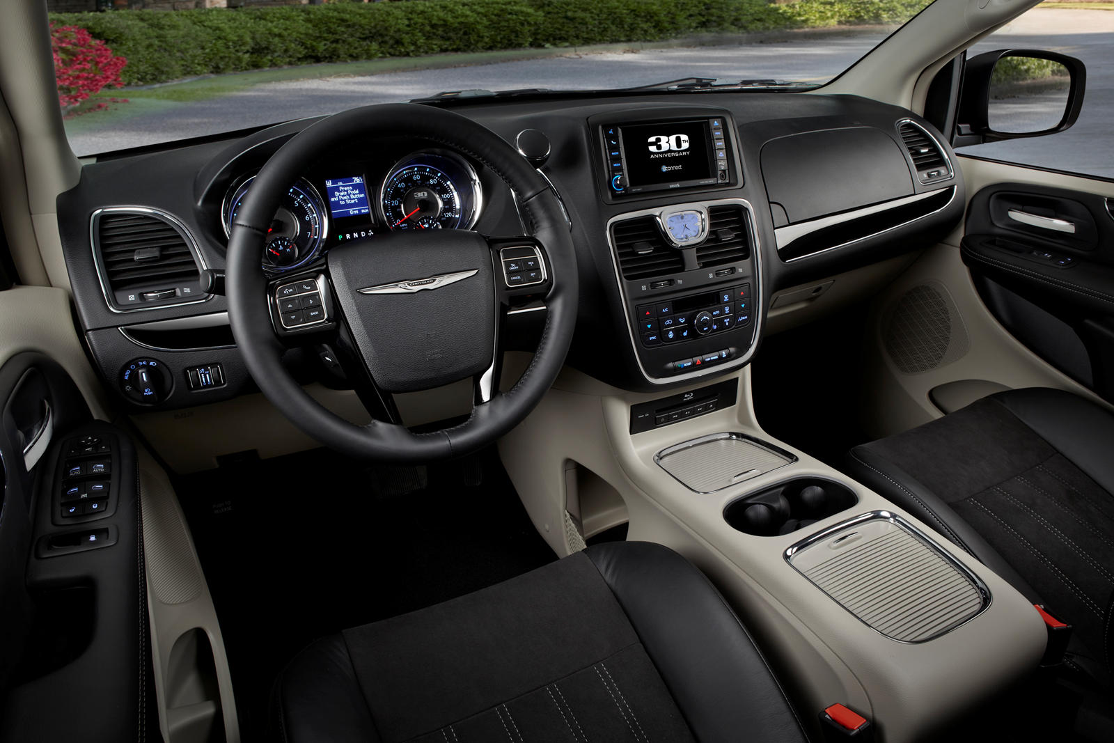 2014 Chrysler Town & Country Interior Photos | CarBuzz