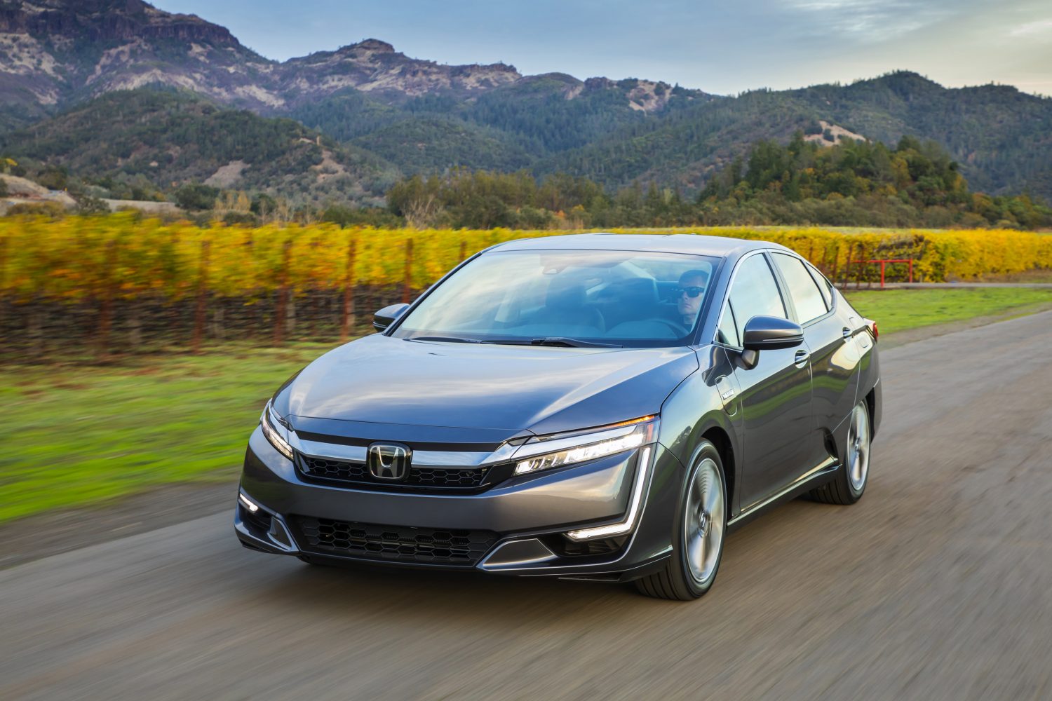 Stick Shift: 2018 Honda Clarity Plug-In Hybrid - Arizona Auto News - Events  - Reviews