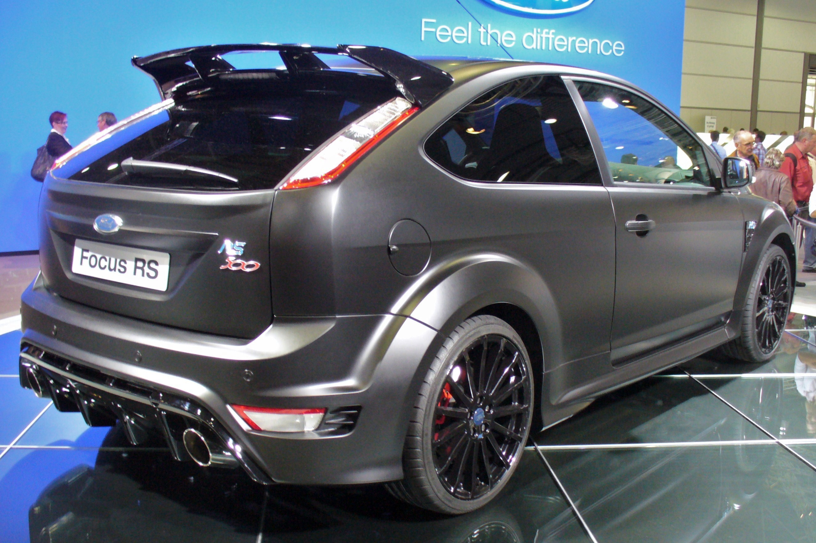 File:Ford Focus RS 500 Heck.JPG - Wikimedia Commons