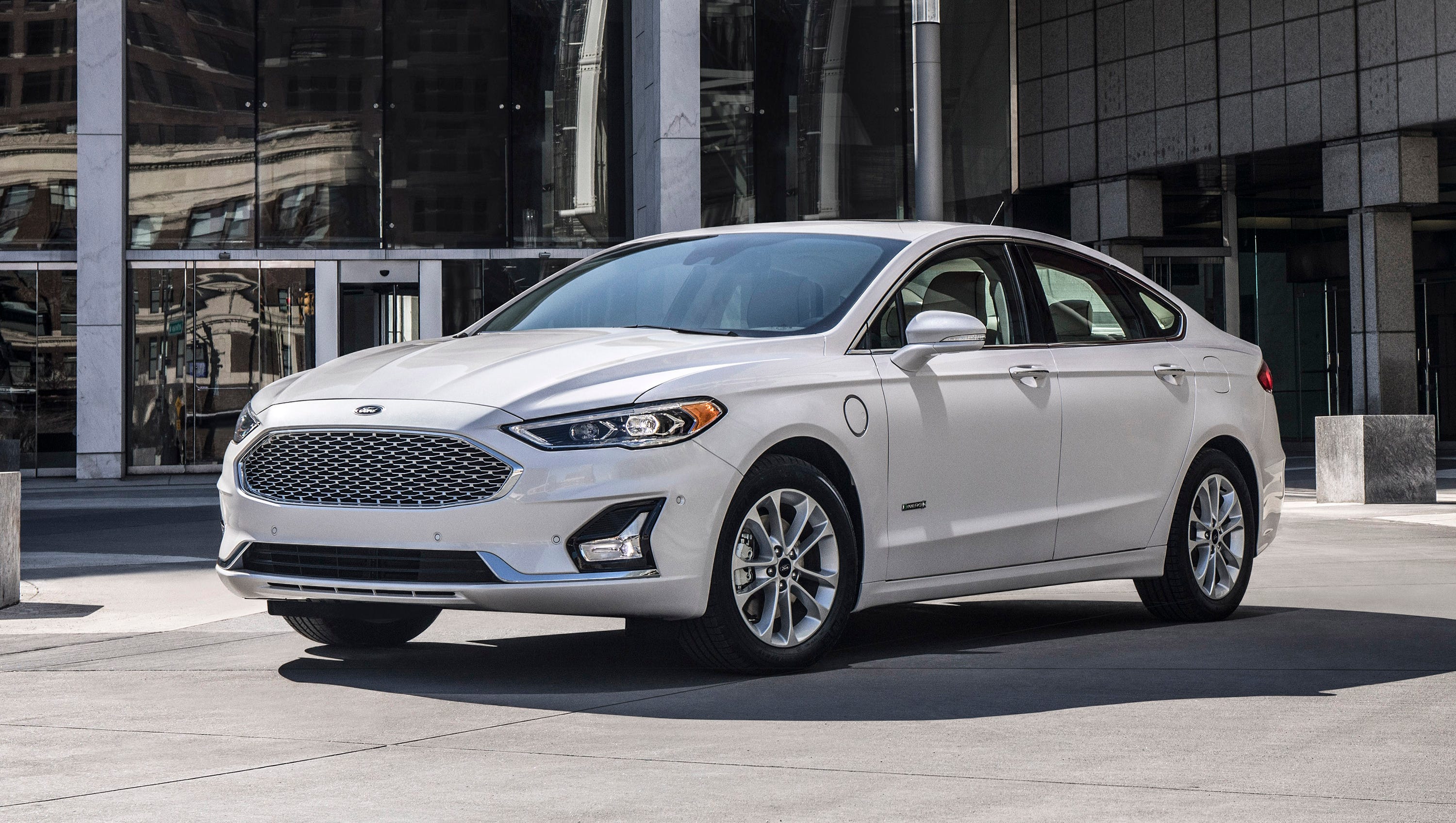2019 Ford Fusion adds safety features, boosts hybrid electric range