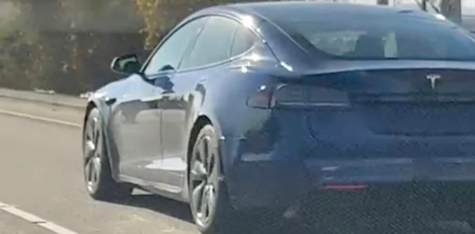 Tesla Model S prototype spotted with new charge port and taillights |  Electrek