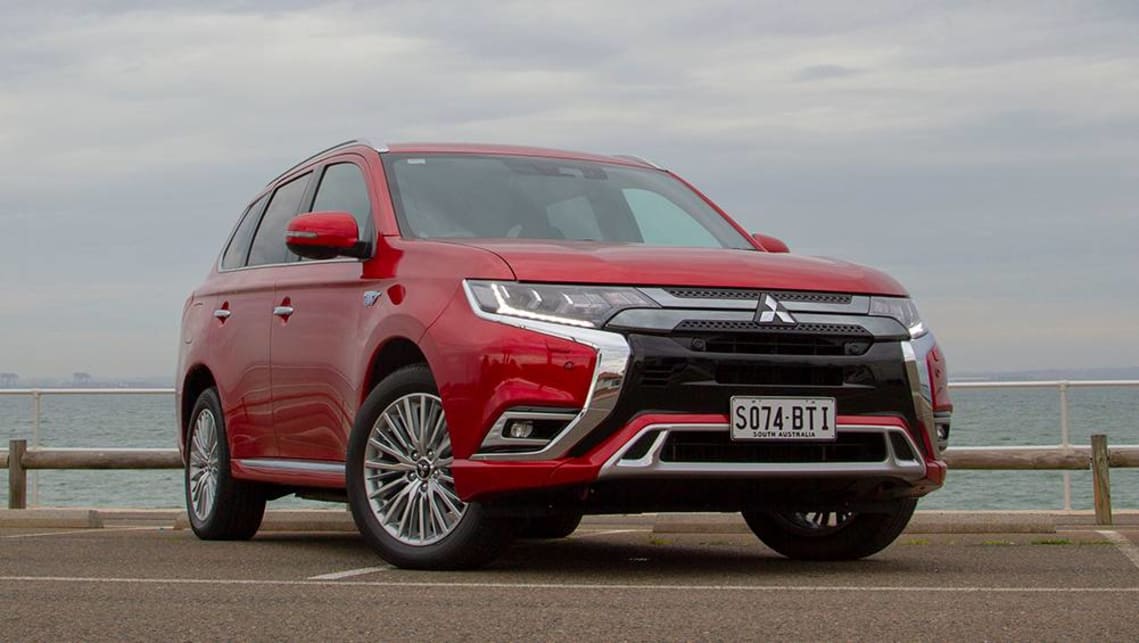 Mitsubishi Outlander PHEV Exceed 2019 review | CarsGuide