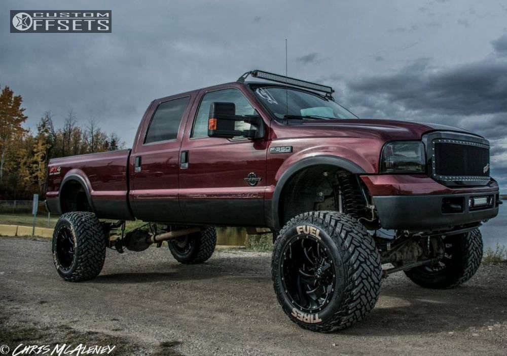 2006 Ford F-350 Super Duty with 22x14 -70 Fuel Cleaver and 38/15.5R22 Fuel  Mud Gripper and Suspension Lift 10" | Custom Offsets