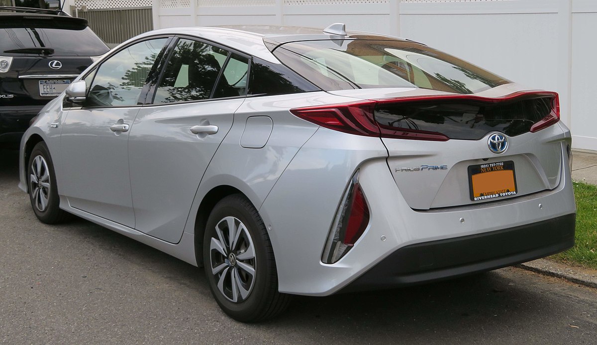 File:2017 Toyota Prius Prime rear 6.20.18.jpg - Wikipedia