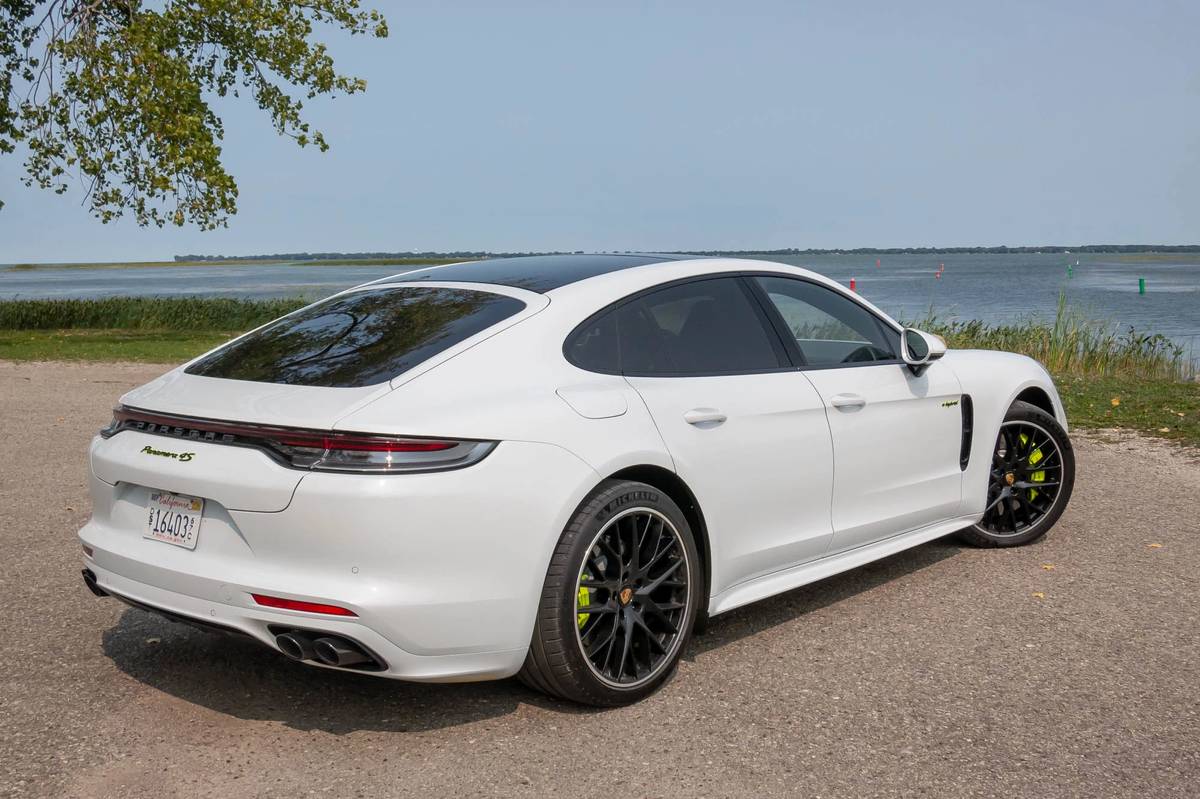 2021 Porsche Panamera E-Hybrid Specs, Price, MPG & Reviews | Cars.com
